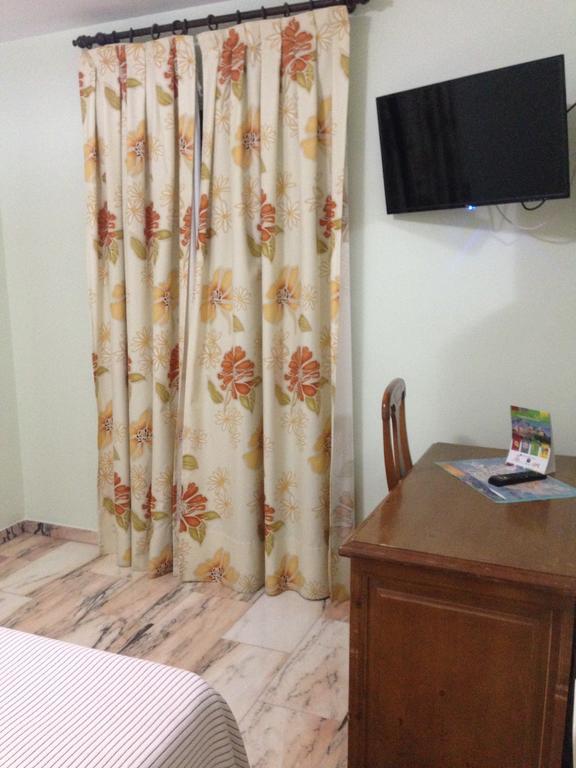 Hostal Rio De Oro Алькала-ла-Реаль Экстерьер фото