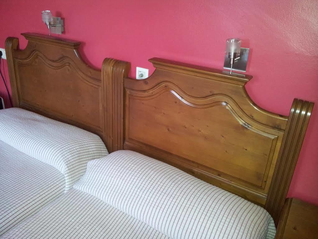 Hostal Rio De Oro Алькала-ла-Реаль Экстерьер фото