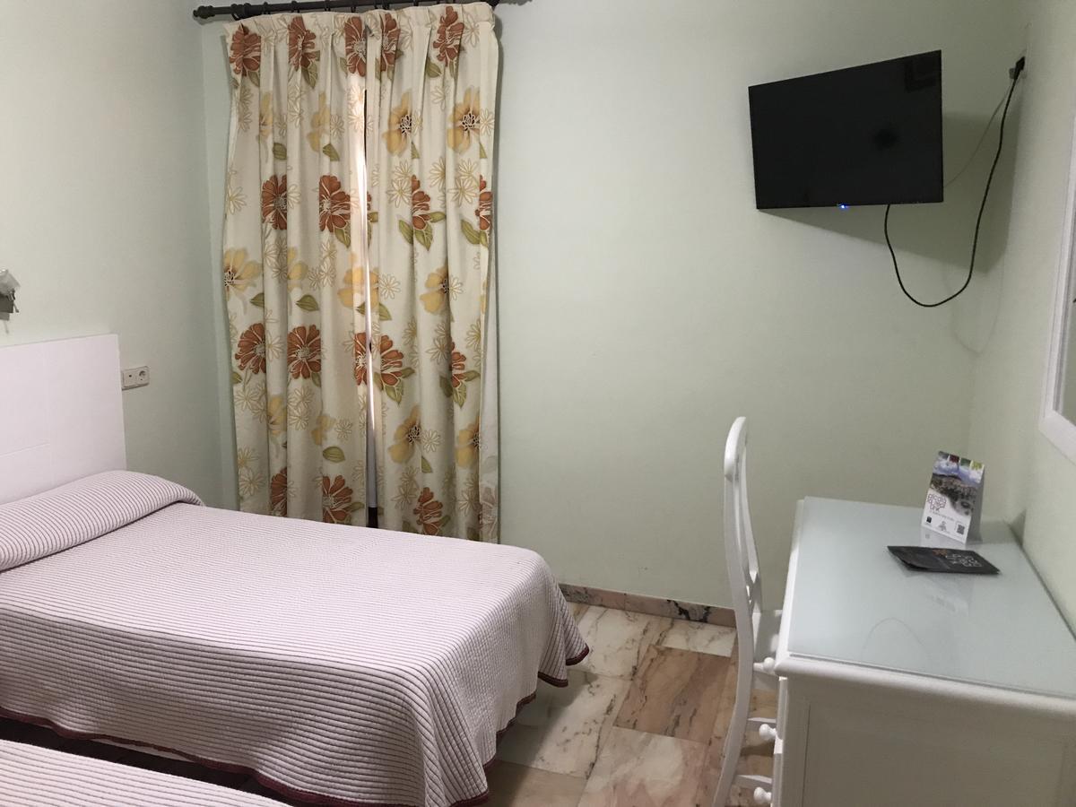 Hostal Rio De Oro Алькала-ла-Реаль Экстерьер фото