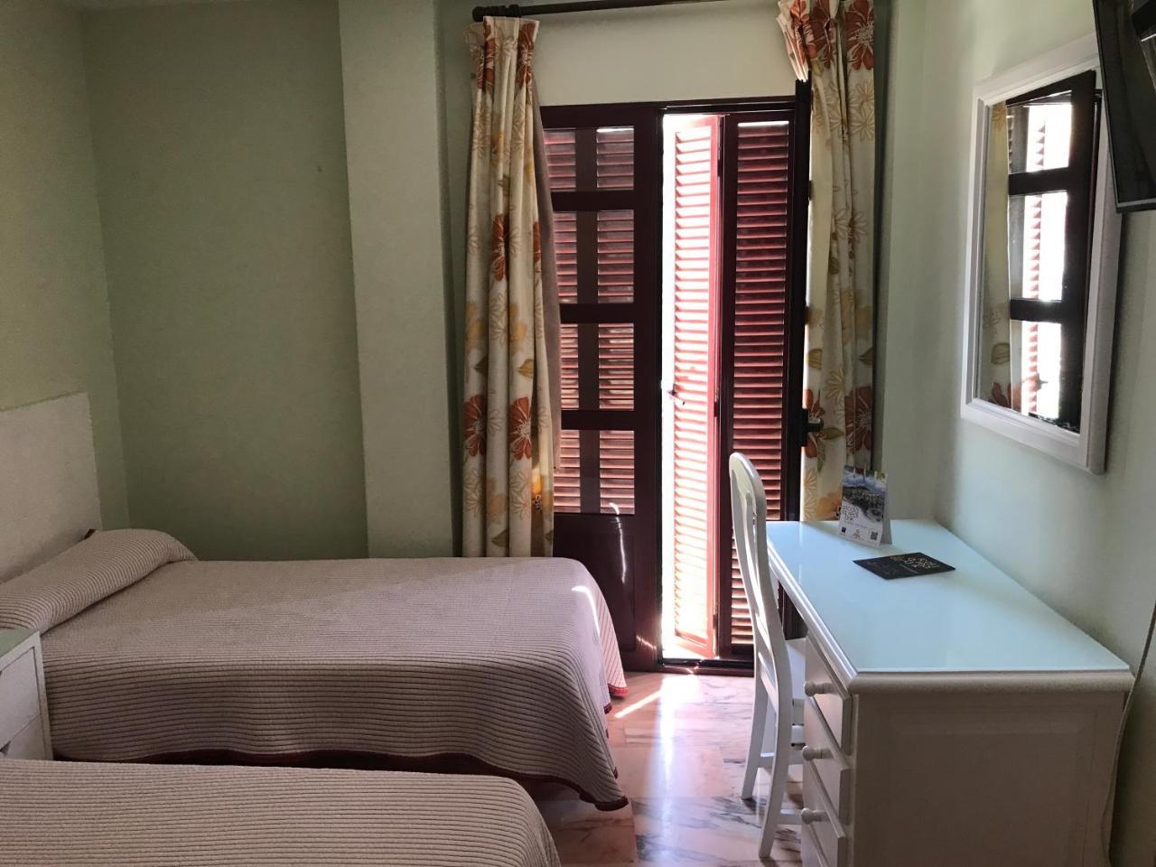 Hostal Rio De Oro Алькала-ла-Реаль Экстерьер фото