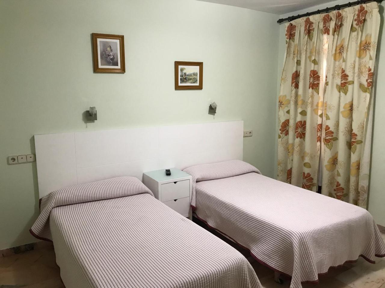 Hostal Rio De Oro Алькала-ла-Реаль Экстерьер фото
