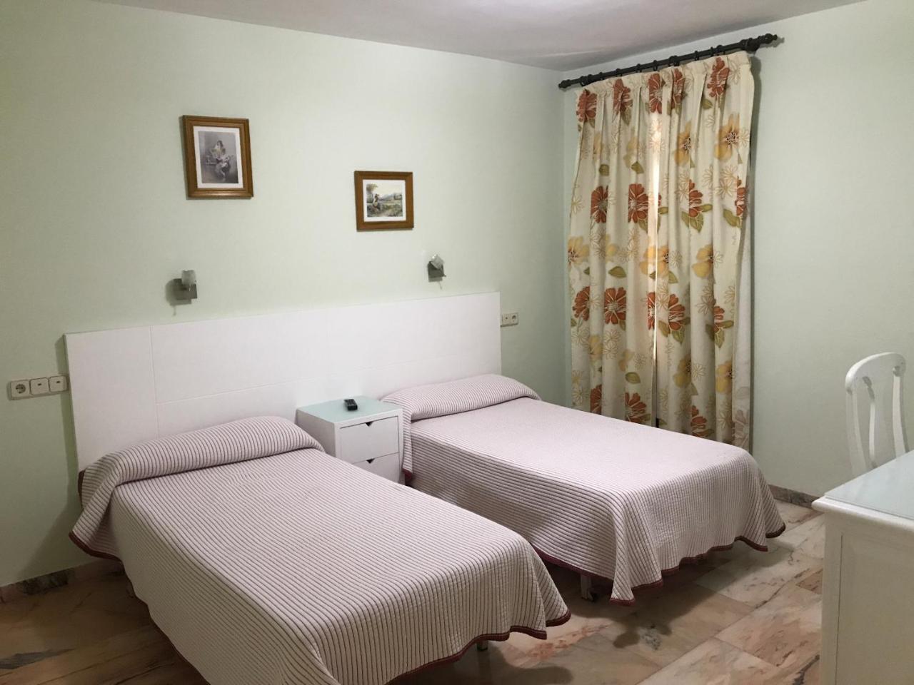 Hostal Rio De Oro Алькала-ла-Реаль Экстерьер фото