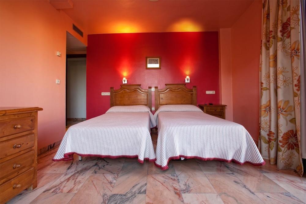 Hostal Rio De Oro Алькала-ла-Реаль Экстерьер фото