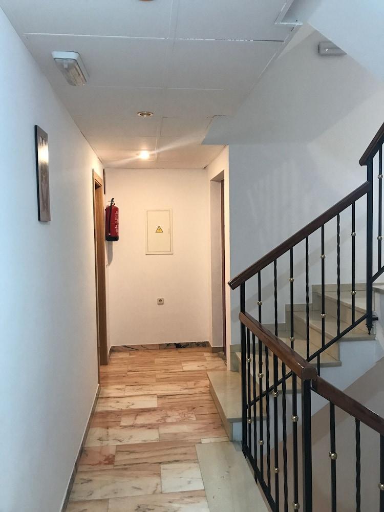 Hostal Rio De Oro Алькала-ла-Реаль Экстерьер фото